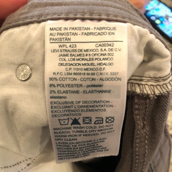 2/$25 Levi’s - Men’s Skinny Fit Gray Jeans - Picture 5 of 7